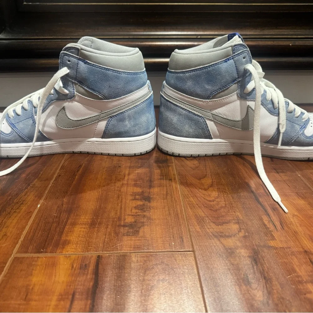 Air Jordan High-Top Sneakers - Picture 4 of 8